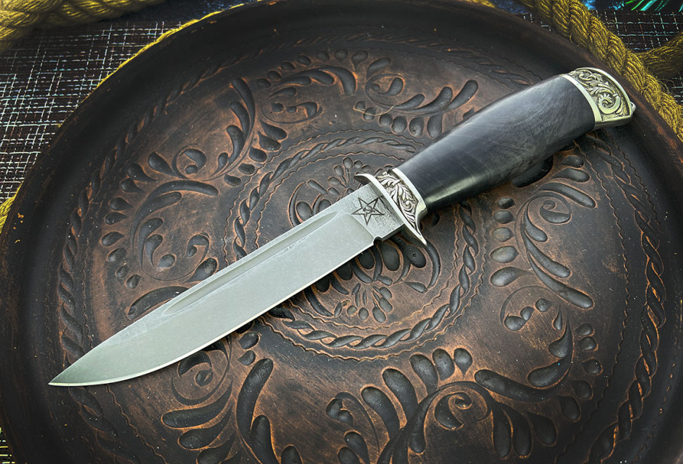 Нож  "Смерш", клинок сталь K340, со следами ковки, рукоять стабилизированная карельская береза черного цвета, литье мельхиор 